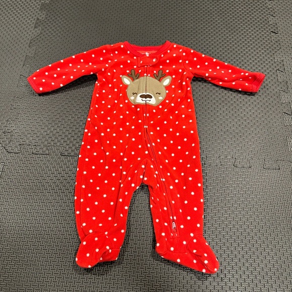 4/20$ Carter's Red and White Polka Dot Reindeer Footie/ footed sleeper/pyjama 3M - Picture 2 of 4